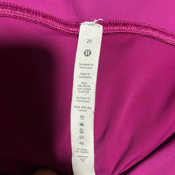 2 pairs of size 20 Lululemon leggings - Picture 5 of 5